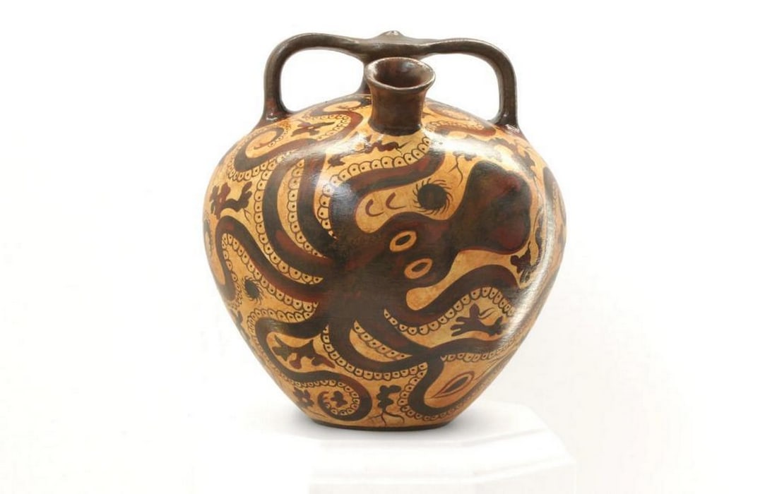 Minoan Octopus Vase Amphora Replica: Minoan Octopus Vase Amphora Replica Explore the Minoan Octopus Vase Amphora Replica, inspired by the original masterpiece found in the palace at Knossos. Dating back to circa 1500 BC, this piece
