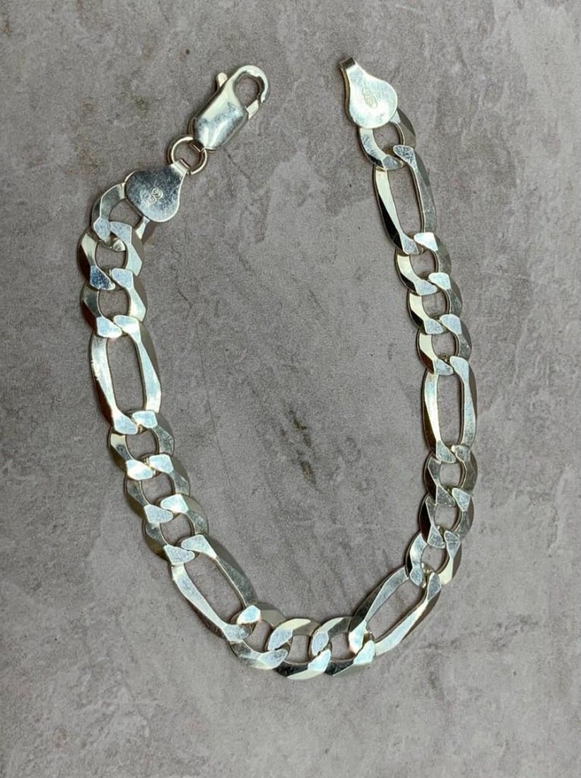 Bold Sterling Silver Large Chain Link Bracelet: Bold Sterling Silver Large Chain Link Bracelet Make a statement with this bold sterling silver bracelet, featuring oversized chain links that deliver a modern and edgy vibe. Crafted from sterling silv