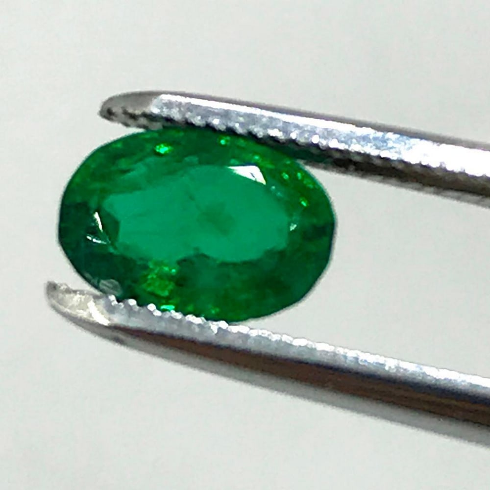 1.14ct Emerald Oval Faceted Gemstone - 2