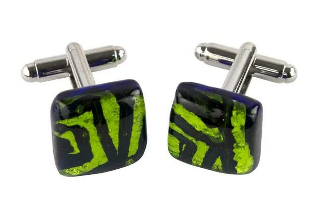 Fluo Green & Chrome Silver Murano Glass Men's Cuff Links: Fluo Green & Chrome Silver Murano Glass Men's Cuff Links Introducing our Fluo Green Chrome Silver Murano Glass Men's Cuff Links, a vibrant fusion of style and sophistication. Handcrafted b