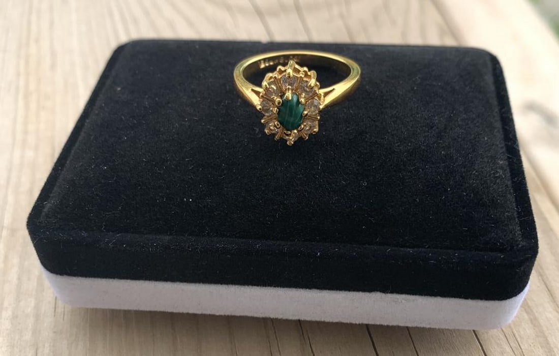 Sophisticated Oval Malachite Ring - 4