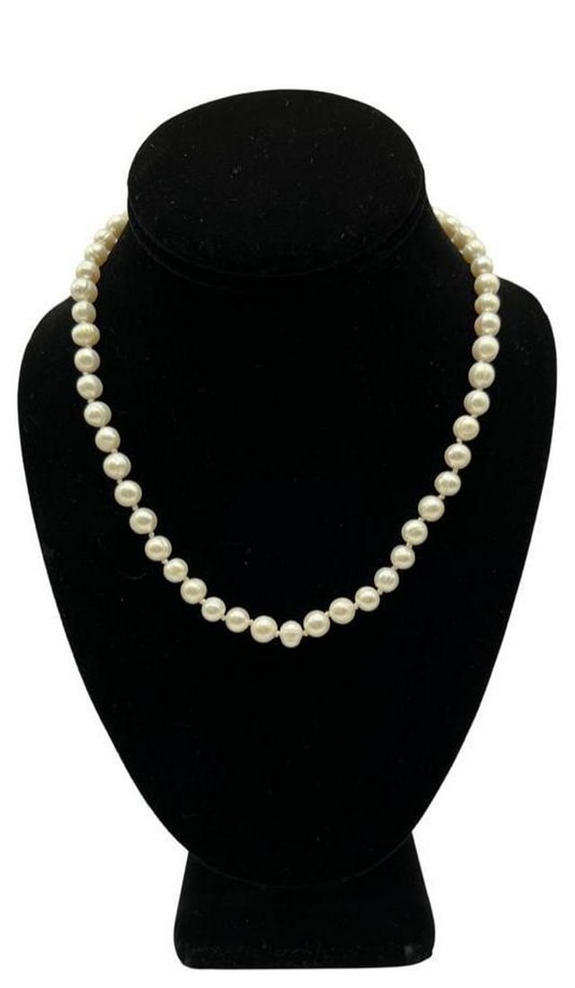 7-8 mm White Freshwater Cultured Pearl 3 Piece Set: 7-8 mm White Freshwater Cultured Pearl 3 Piece Set This 3 piece set includes a necklace, bracelet, and pair of earrings. The necklace and bracelet have a 925 sterling silver rose clasp and the earring