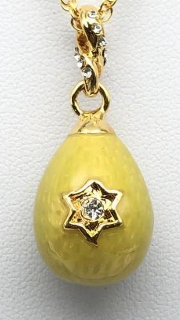 Golden Star of David Yellow Egg Pendant Necklace (1 of 4)