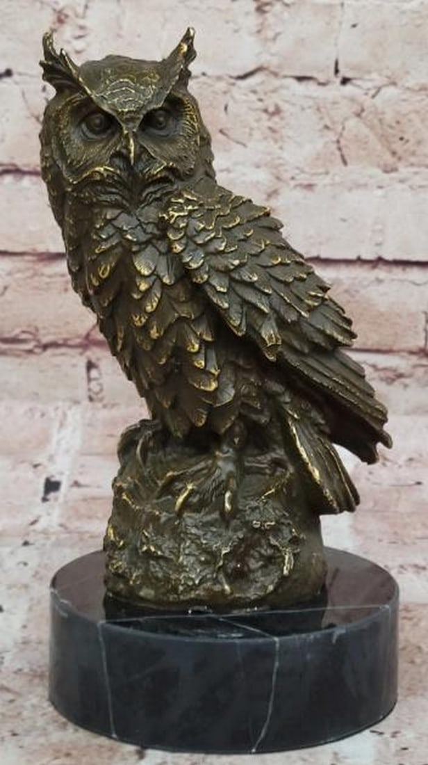Silent Watcher: Realistic Bronze Owl Sculpture: Silent Watcher: Realistic Bronze Owl Sculpture Capturing the quiet majesty of the nocturnal hunter, this realistic bronze owl sculpture is a striking tribute to wisdom and grace. With finely sculpted 