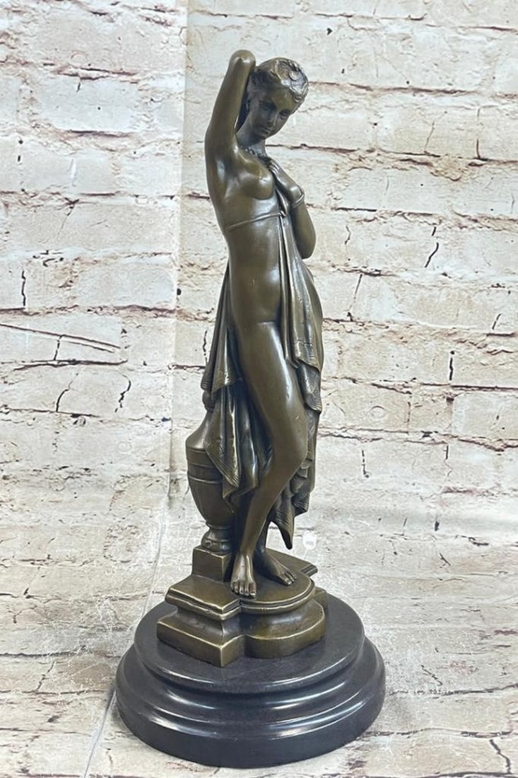 Phryne Model Bronze Sculpture: Phryne Model Bronze Sculpture This is a remarkable bronze sculpture by renowned Swiss born French artist Jean-Jacques Pradier (1792-1852) from about 1848. Known as "Phryne" ( Phryne was a cour