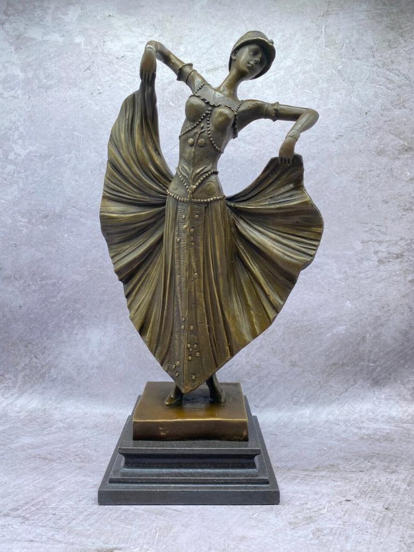 French Dancer Bronze Sculpture: French Dancer Bronze Sculpture A Fabulous Bronze Study Of The Dancer `Tera Guinob` From The "Spirit Of Paris" At The Theater De La Madelaine Between 1924 And 1925. The Bronze Has A Won