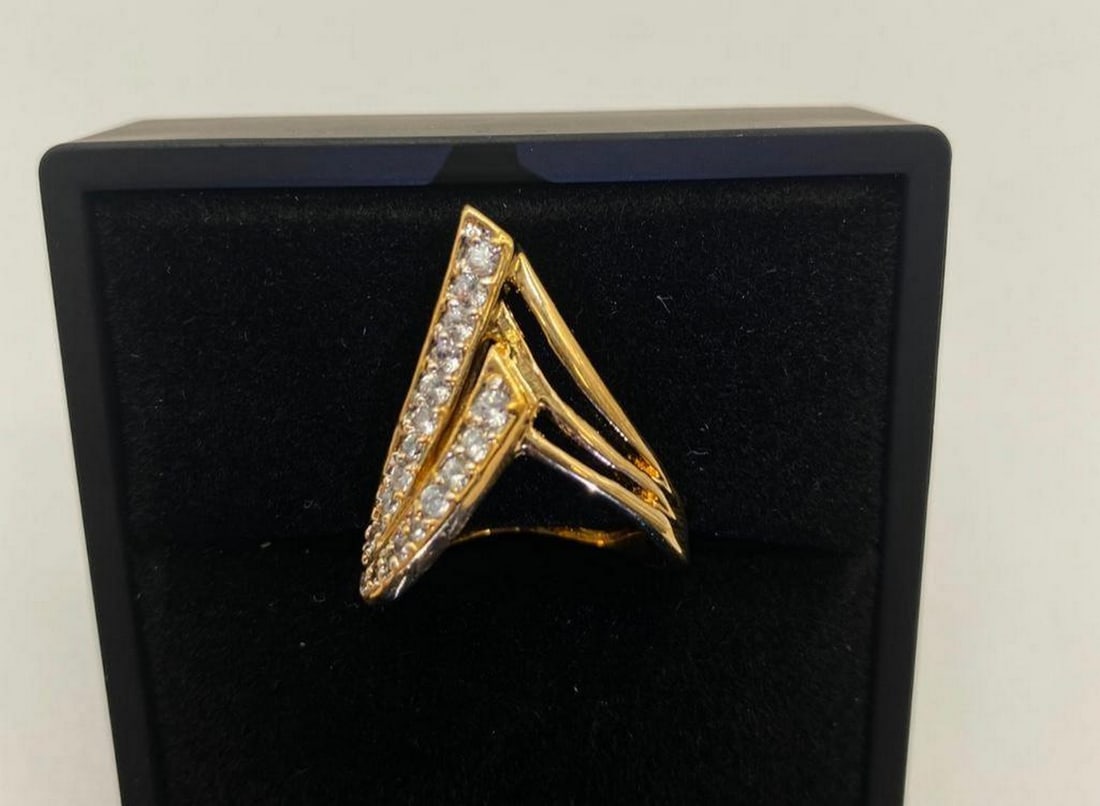 Modern Austrian Crystal and, 18KTGE Yellow Gold Ring: Modern Austrian Crystal and, 18KTGE Yellow Gold Ring Modern and sleek peak setting ring. Made in Israel. Hand-Prong Set- Hand Finished - Nickel Allergy Free, Base Metal- Brass, 18KTGP Yellow Gold Elec
