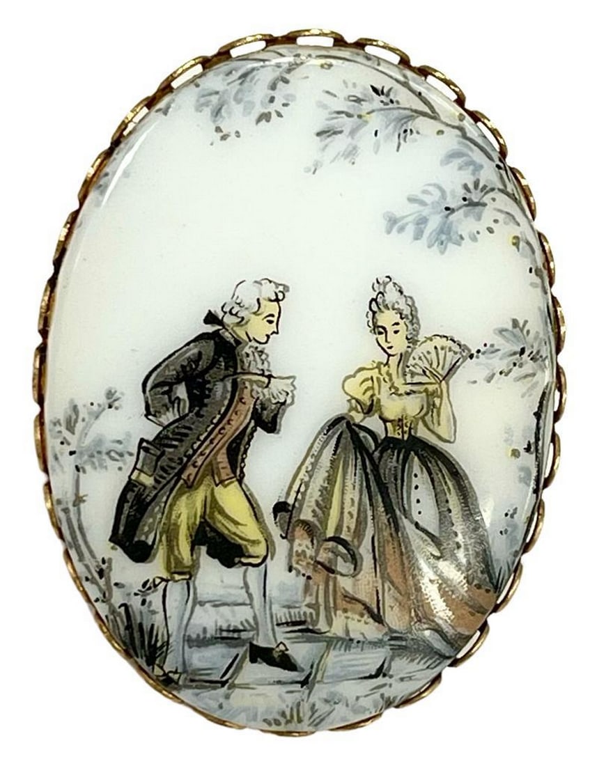Handmade Victorian Elegance Couple Gold Brooch: Handmade Victorian Elegance Couple Gold Brooch The Handmade Victorian Elegance Couple Gold Brooch is a masterful testament to the sophistication and romance of the 19th century. Meticulously crafted