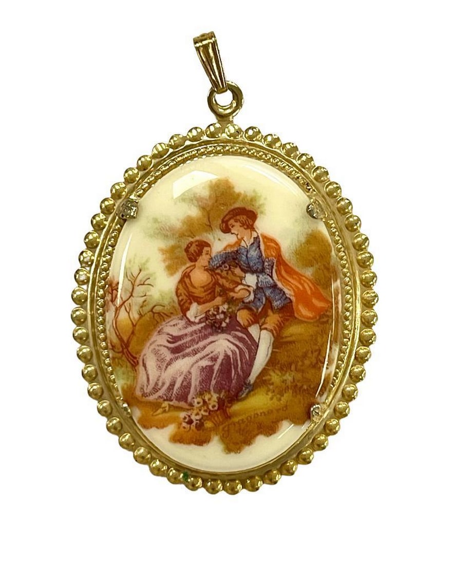 Golden Romance Couple Pendant Brooch: Golden Romance Couple Pendant Brooch The Golden Romance Couple Pendant Brooch is a breathtaking symbol of timeless love and elegance. Crafted with meticulous artistry, this pendant features intricate
