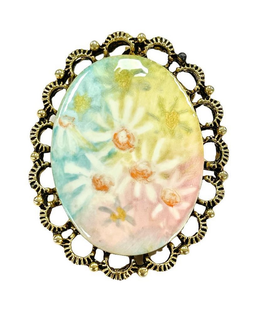 Nature's Breeze Ceramic Hand-Painted Daisies Gold Brooch (1 of 3)
