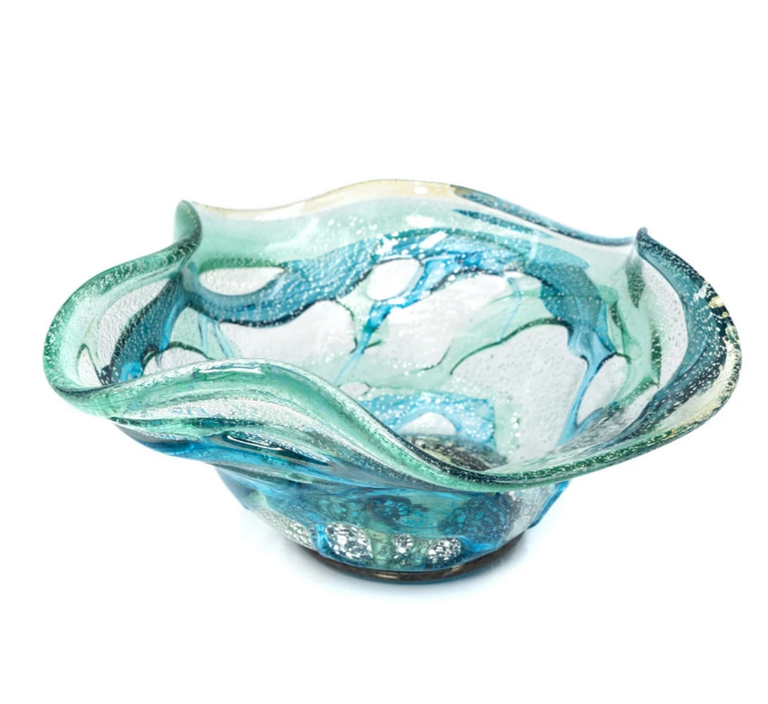 Nature Druid Green Centerpiece – Murano Glass Sbruffi Technique: Nature Druid Green Centerpiece – Murano Glass Sbruffi Technique This handmade blown colored vase features real silver leaf and is crafted using a unique Murano technique known as Sbruffi. The