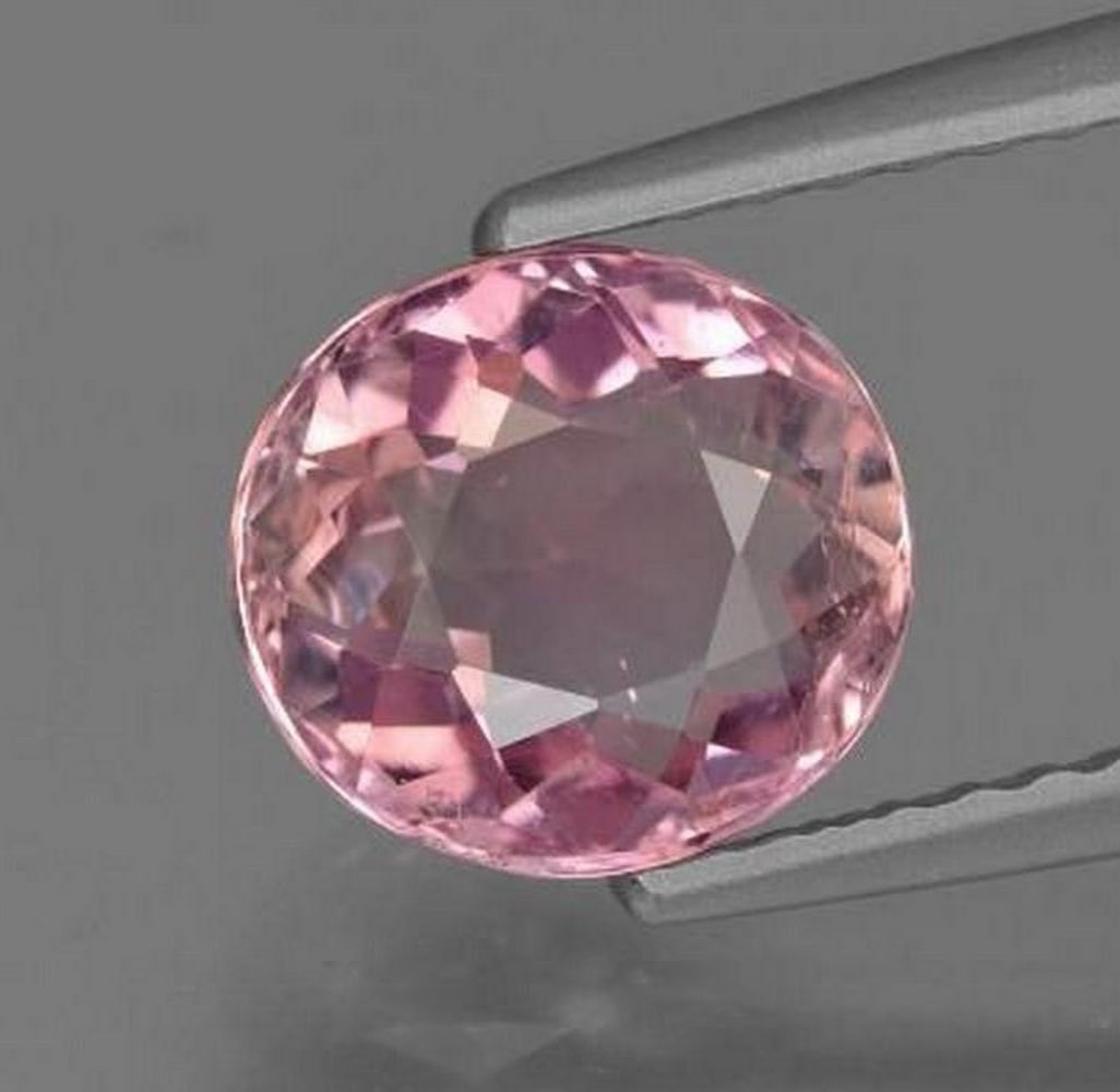 1.58 ct Natural Light Pink Tourmaline, Oval Facet, VS, Mozambique (1 of 3)