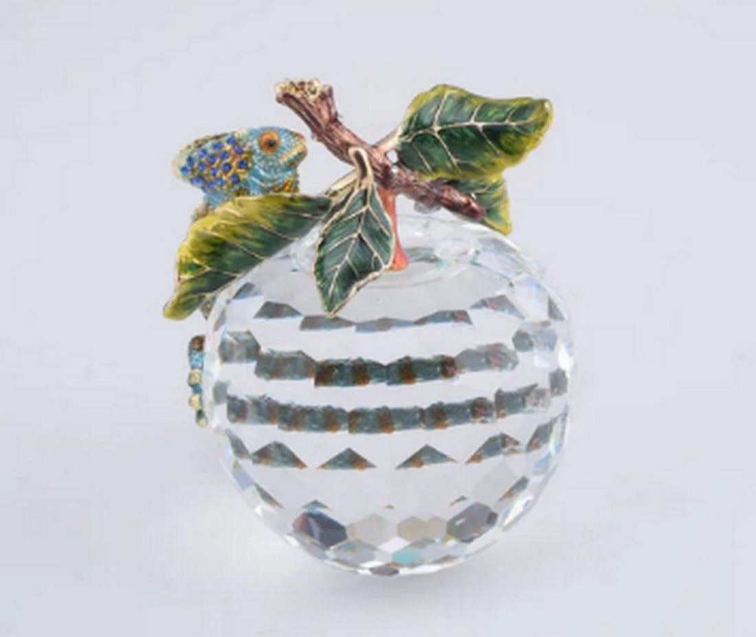 Enchanted Apple with Chameleon - 4