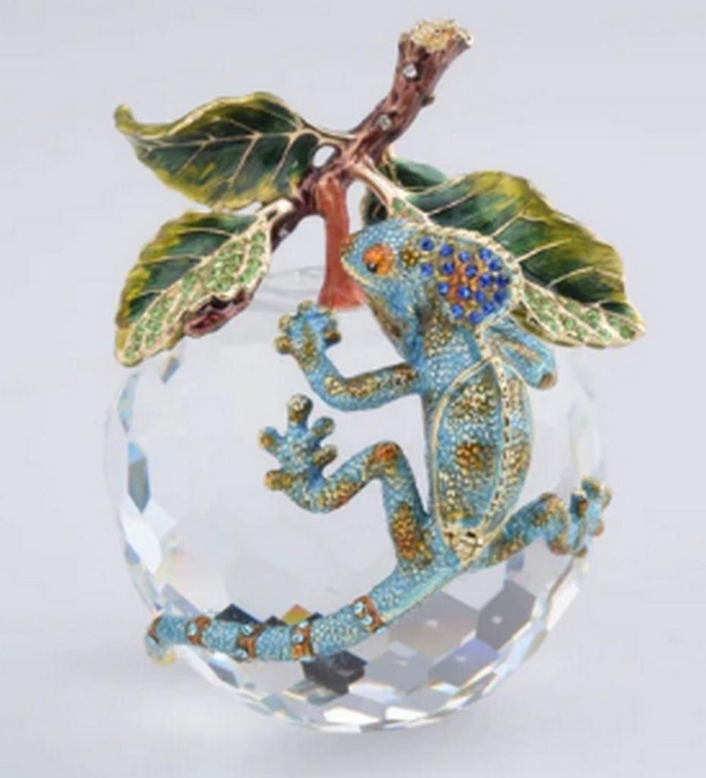 Enchanted Apple with Chameleon - 5