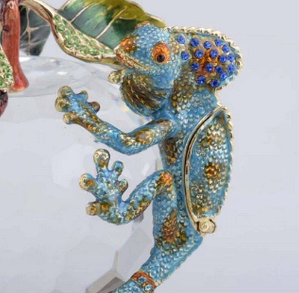 Enchanted Apple with Chameleon - 6