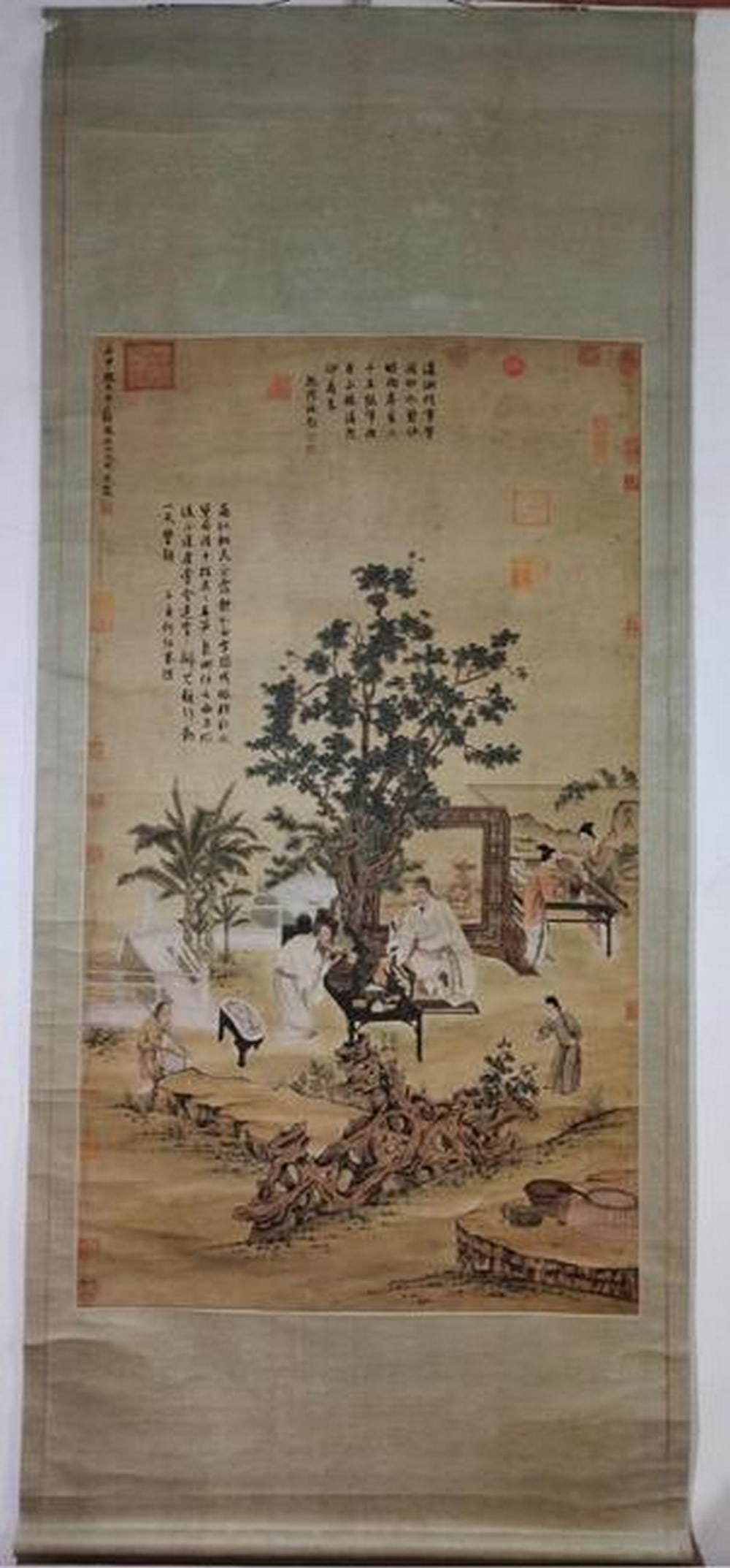 Party silk scroll by You Qiu: Party silk scroll by You Qiu Chinese Name: ? ?? ?????? ?? Dimensions: 150 × 86CM Please view photos for further details.
