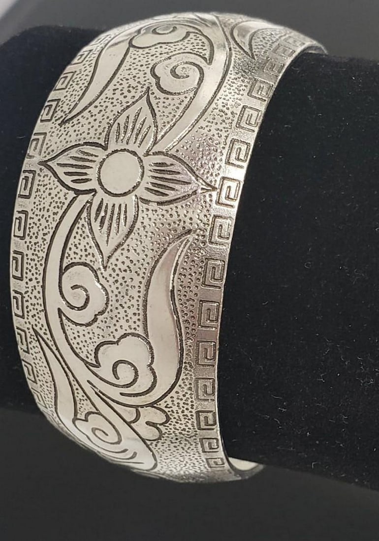 Single Flower Design Tibetan Silver Bangle Cuff - 2