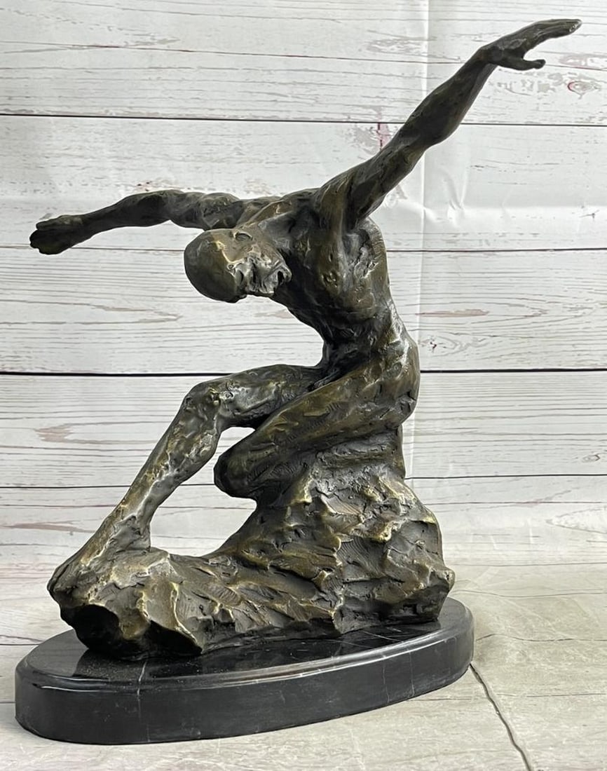 Tai Chi Pose Original Bronze Statue - 13" x 15": Tai Chi Pose Original Bronze Statue - 13" x 15" This exquisite bronze sculpture is inspired by the ancient Chinese martial art of tai chi chuan, known for its graceful movements. The artist