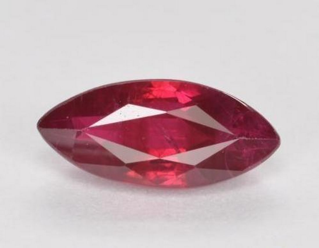 1.06ct Natural Blood Red Ruby, Marquise, SI, Myanmar (1 of 3)