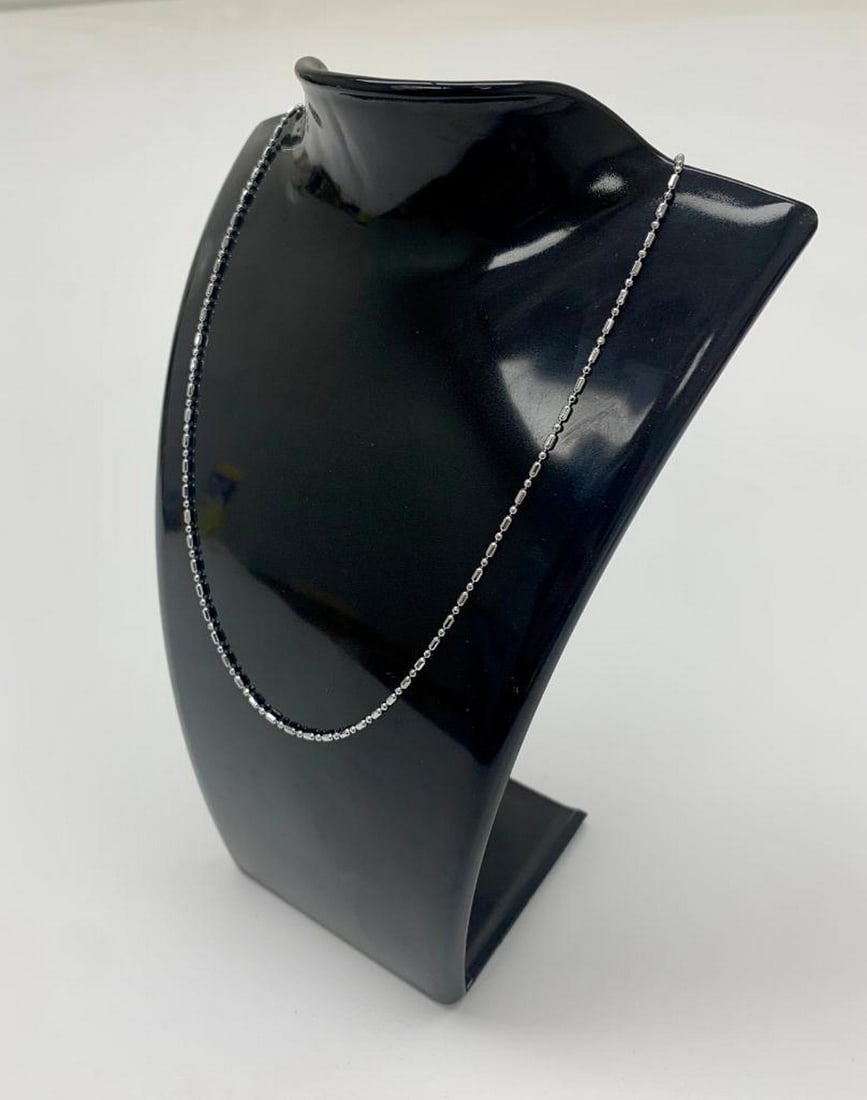 Ladies Sterling Silver Unique Necklace: Ladies Sterling Silver Unique Necklace. Length: 14.5 in - 42 cm Add That Subtle Twist To Any Outfit With This Sterling Silver Necklace. This Lovely Necklace Is The Perfect Choice For Any Lady Looking
