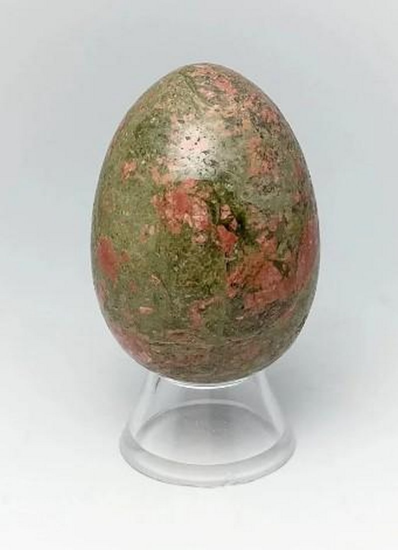 Forest Whisper Unakite Egg: Forest Whisper Unakite Egg Grounded in the beauty of nature, this Forest Whisper Unakite Egg showcases a harmonious blend of rich green and warm coral hues. A stone of balance and renewal, Unakite is