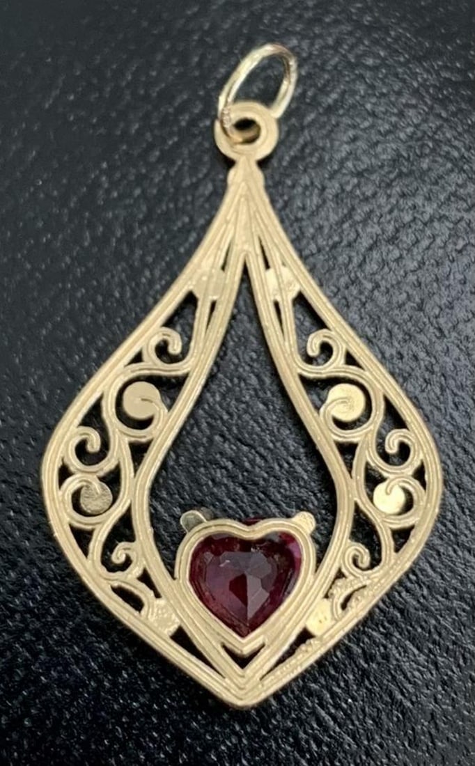 Luminous Ruby Pendant in 14KT Gold - 4