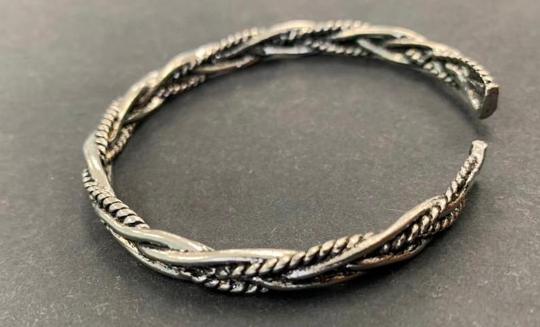 Tibetan Silver Twist-Design Bangle - 4