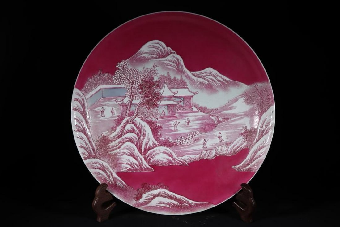 Qing Dynasty Yongzheng Style Landscape Figure Replica Plate: Qing Dynasty Yongzheng Style Landscape Figure Replica Plate. A finely crafted porcelain plate in the style of the Qing Dynasty Yongzheng period, featuring an intricately painted landscape with detaile