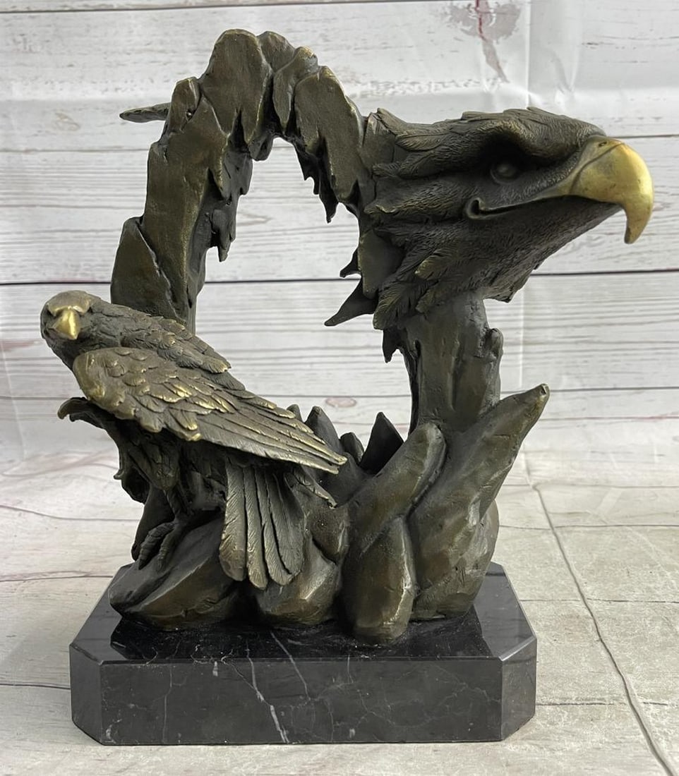 Singed Original Majestic Bald Eagles Bronze Sculpture - 10.5" x 8": Singed Original Majestic Bald Eagles Bronze Sculpture - 10.5" x 8" Immerse yourself in the captivating aura of the majestic eagle with this extraordinary bronze bust. Every intricate detail