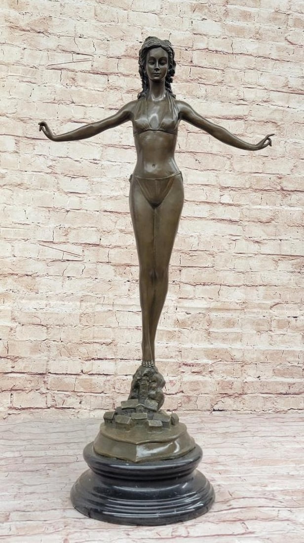 Exquisite in.Gorgeous Woman Diverin. Bronze Sculpture Inspired by Chiparus: Exquisite Gorgeous Woman Diver Bronze Sculpture Inspired by Chiparus The Gorgeous Woman Diver bronze sculpture is a breathtaking tribute to the elegance and athleticism of the female form, inspired by