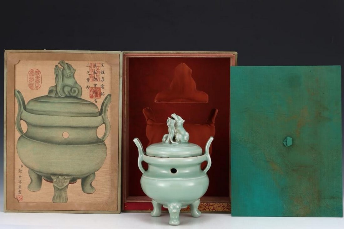 Old Collection Song Dynasty Longquan Kiln Blue Glazed Lion-Eared Three-Legged Incense Burner: Old Collection Song Dynasty Longquan Kiln Blue Glazed Lion-Eared Three-Legged Incense Burner A rare three-legged incense burner from the Song Dynasty, produced at the renowned Longquan kiln. The vesse