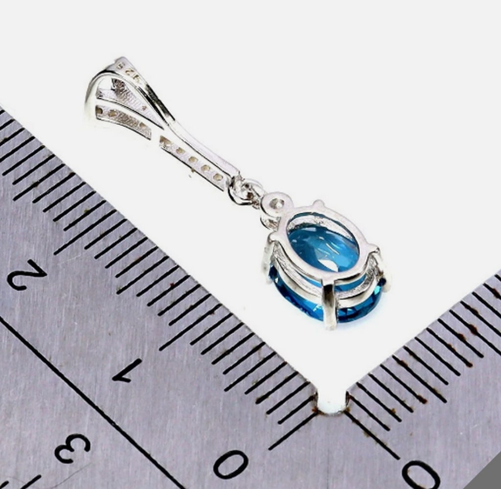 925 Sterling Silver Pendant Oval London Blue Topaz 8x6mm Gemstone: Up For Auction Is 925 Sterling Silver Pendant Oval London Blue Topaz 8x6mm Gemstone Jewelry Main Stone: London Blue Topaz Main Stone Shape: Oval Cut Main Stone Color: Blue Hardness: 8 Type: Pendant Vi