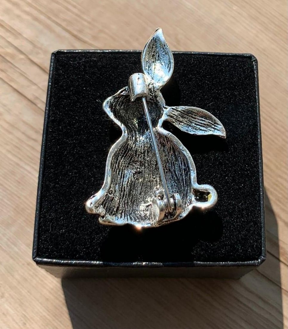 Radiant Bunny Brooch - 4