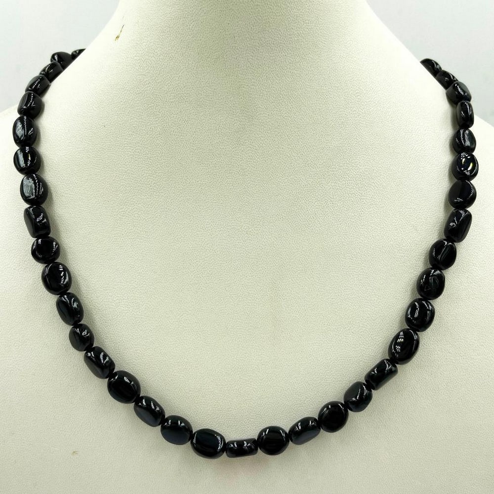 Black Onyx Oval Beads Necklace: Black Onyx Oval Beads Necklace Length of Necklace: 45cm View Photos For Further Details