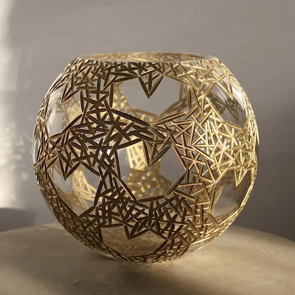 Hearts for Václav Art Vase by Jan Falta: Hearts for Václav Art Vase by Jan Falta Hearts for Václav is part of Jan Falta’s Golden Collection of art vases. Striking gold lines crisscross the surface, forming a mesh design, while heart-shap