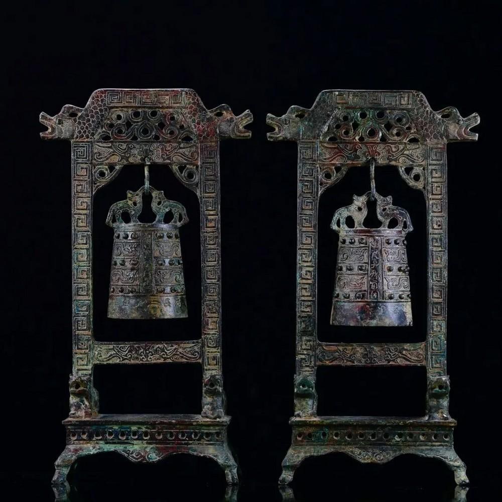 Pair of Antique Bronze Wall Clock Statue (1 of 9)