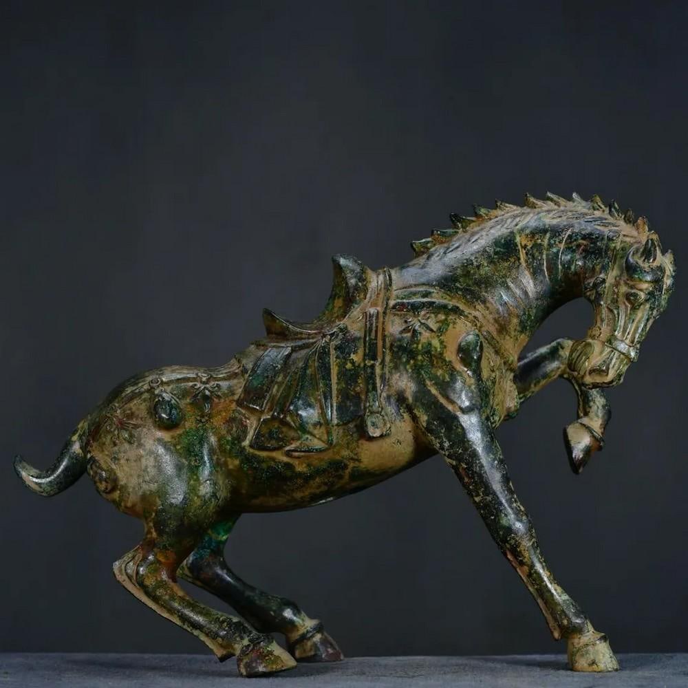 Antique Chinese Bronze Horse Statue Ornament: Antique Chinese Bronze Horse Statue Ornament This rare handcrafted bronze horse statue captures the elegance and strength of traditional Chinese artistry. With its intricate detailing and timeless des