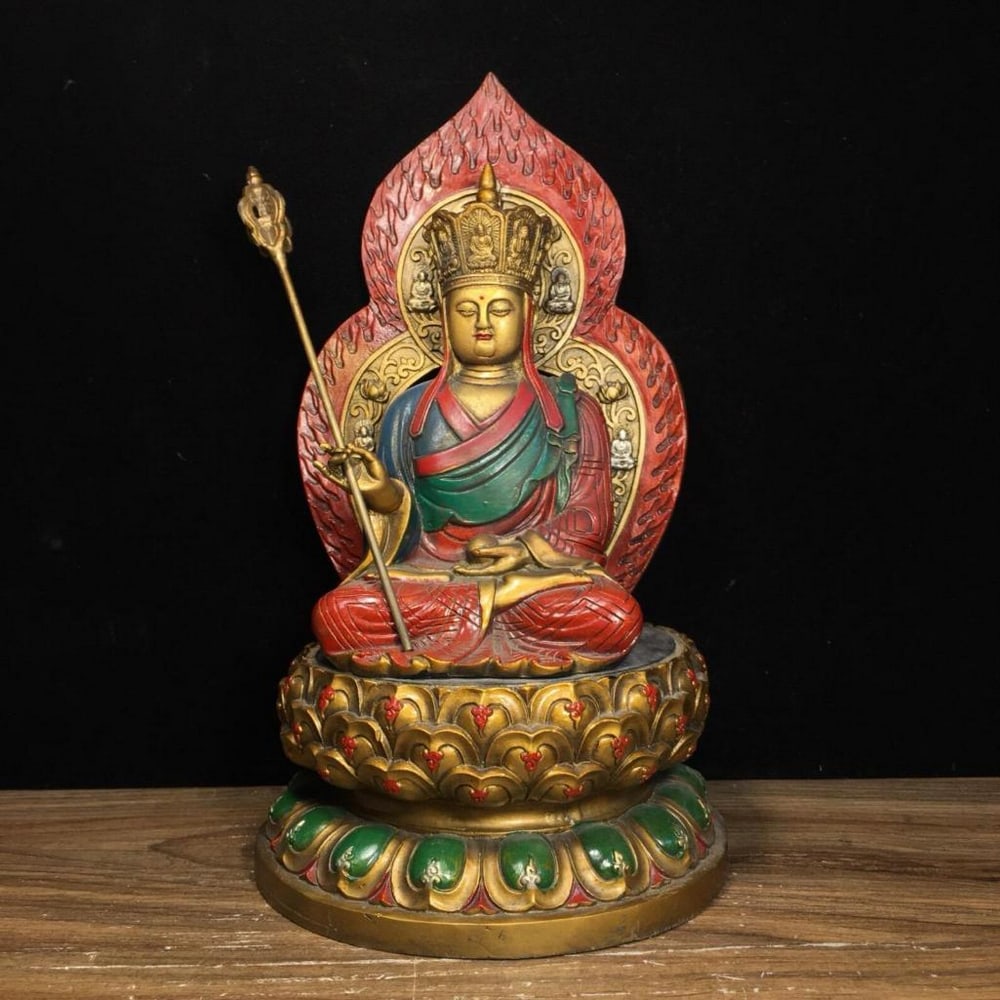 Chinese Antique Painted Ksitigarbha Bodhisattva Pure Copper Statue: Chinese Antique Painted Ksitigarbha Bodhisattva Pure Copper Statue This exquisite and rare Chinese statue depicts Ksitigarbha Bodhisattva, revered as the compassionate guardian of souls and guide thro