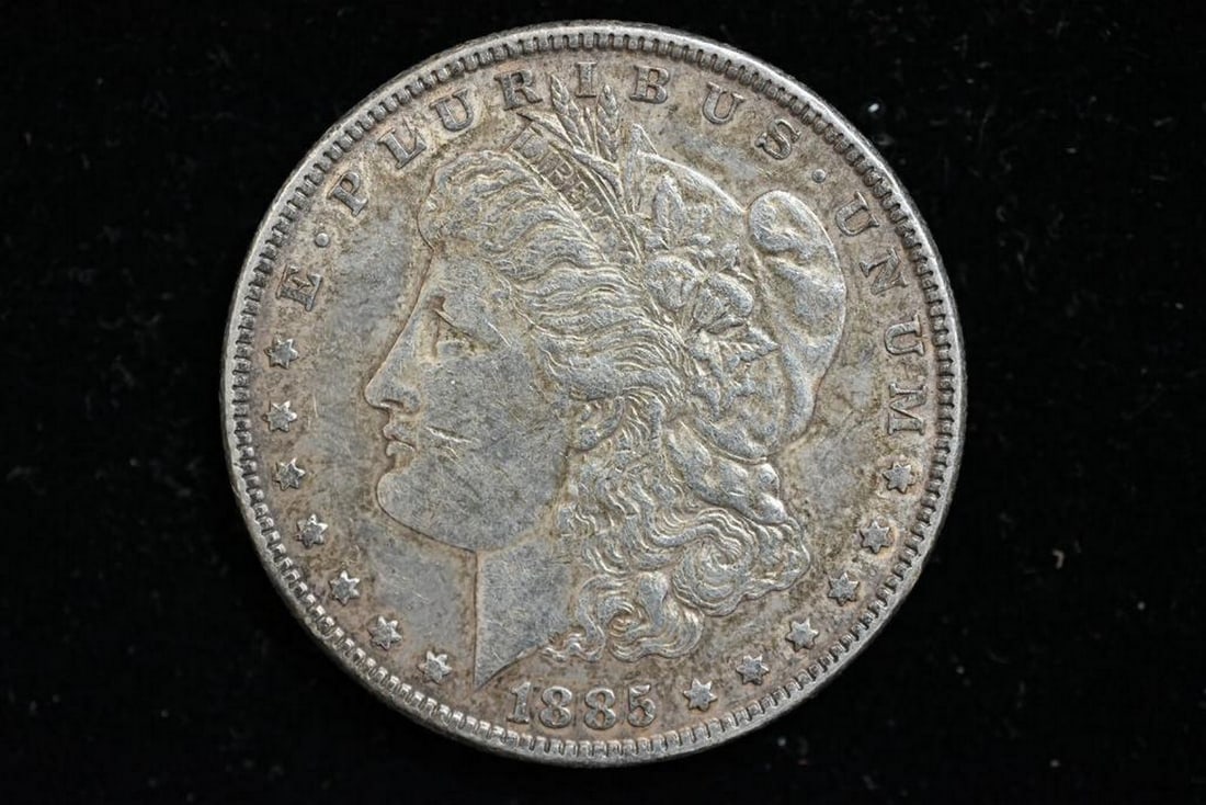 1885 United States MORGAN SILVER DOLLAR: 1885 United States MORGAN SILVER DOLLAR Certification:Uncertified Circulated/Uncirculated:Circulated Year:1885 Composition:900 Silver Mint Location:Philadelphia <