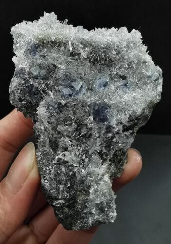 140G RARE NATURE BLUE FLUORITE QUARTZ CRYSTAL MINERAL SPECIMEN: 140g Rare Nature Blue Fluorite Quartz Crystal Mineral Specimen Fluorite is rating a 4 on the Mohs Hardness Scale. Weight- 140g Length- 62mm Width- 37mm Height- 79mm View Photos For Further Detail.