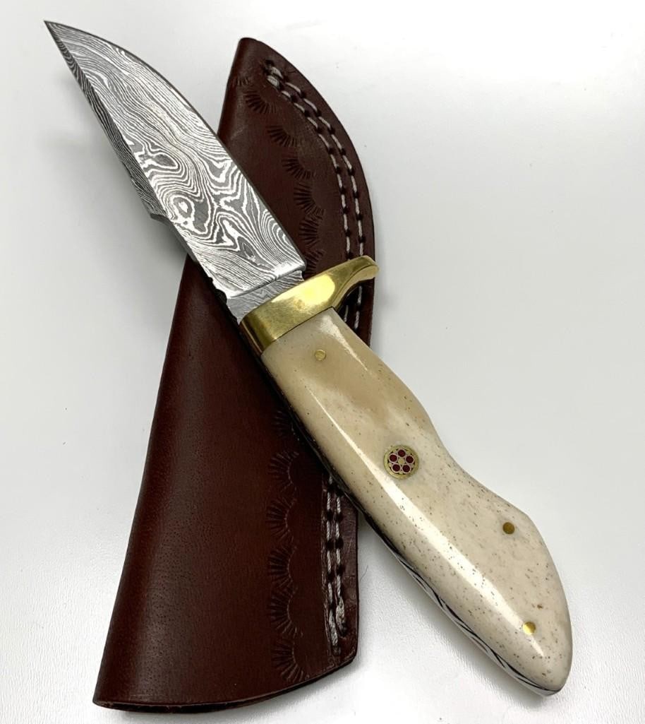 9'' STRAIGHT BACK FULL TANG DAMASCUS BLADE: 9x34 Straight Back Full Tang Damascus Blade Damascus Steel Blade with 256 Layers on it. HARDNESS 56-60 H R C VERY HIGH QUALITY GENUINE LEATHER SHEATH SIZE: Overall Length: 9.75x34 Blade Length: