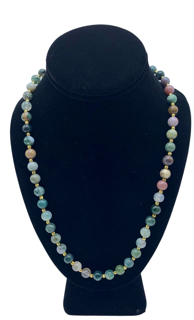 22'' Handcrafted 8mm Polished Agate & Onyx Gemstone & Bead Necklace: 22x34 Handcrafted 8mm Polished Agate & Onyx Gemstone & Bead Necklace. An Elegant Polished Bead Necklace With A Variety Of Agate Beads With Many Different Quality Veins Accenting Its Unique Design. Nec