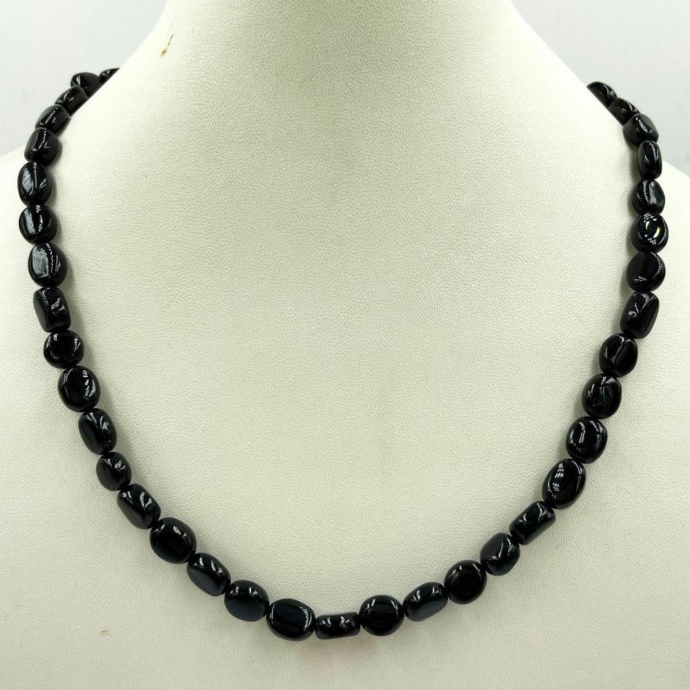 Black Onyx Oval Beads Necklace: Black Onyx Oval Beads Necklace Length of Necklace: 45cm View Photos For Further Details