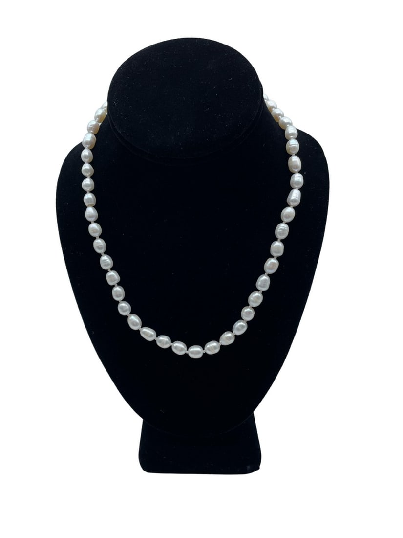 18'' Natural Cultured White Akoya Pearl Necklace With Gold Toned Crystal Encrusted Magnetic Clasp: 18" Natural Cultured White Akoya Pearl Necklace With Gold Toned Crystal Encrusted Magnetic Clasp. These 7-8mm White Cultured Akoya Pearls Are AA+ Grade and Sparkle With A Shiny White Luster. T