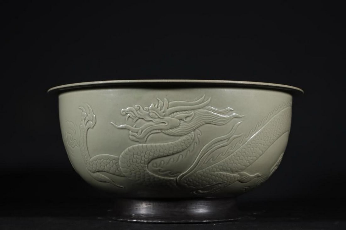 Yue Kiln Secret Color Celadon Dragon Pattern Bowl, Inspired by the Tang Dynasty: Yue Kiln Secret Color Celadon Dragon Pattern Bowl, Inspired by the Tang Dynasty. This bowl, inspired by the renowned Yue Kiln of the Tang Dynasty, features a stunning secret color celadon glaze and an