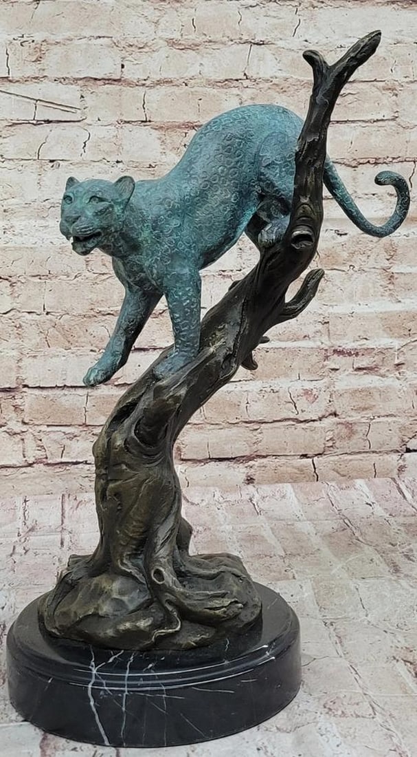 Majestic Mountain Lion Original Bronze Sculpture Signed by Williams - 17'' x 11'': Majestic Mountain Lion Original Bronze Sculpture Signed by Williams - 17" x 11" This handcrafted sculpture depicts a majestic mountain lion, also known as a cougar, crafted with care and preci