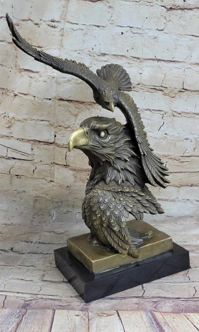 Original Large American Bald Eagles Bronze Sculpture - 14'' x 12'': Original Large American Bald Eagles Bronze Sculpture - 14" x 12" Extremely realistic bronze sculpture shows eagle head. Beautiful, signed figure, made of exclusive material - bronze, very prec