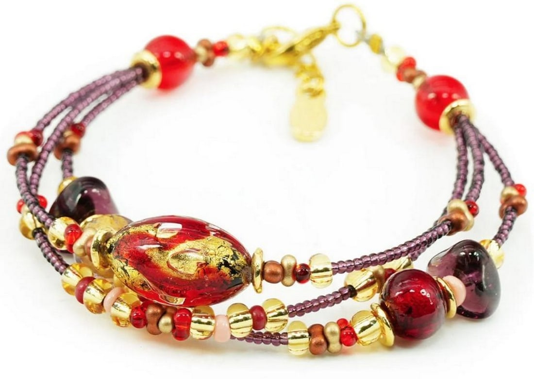 Red & Gold Murano Glass Bead Bracelet: Red & Gold Murano Glass Bead Bracelet Hand made bracelet with Murano glass, lamp working technique. This bracelet is made in lamp working technique, and each bead is worked as single piece. Beads are 