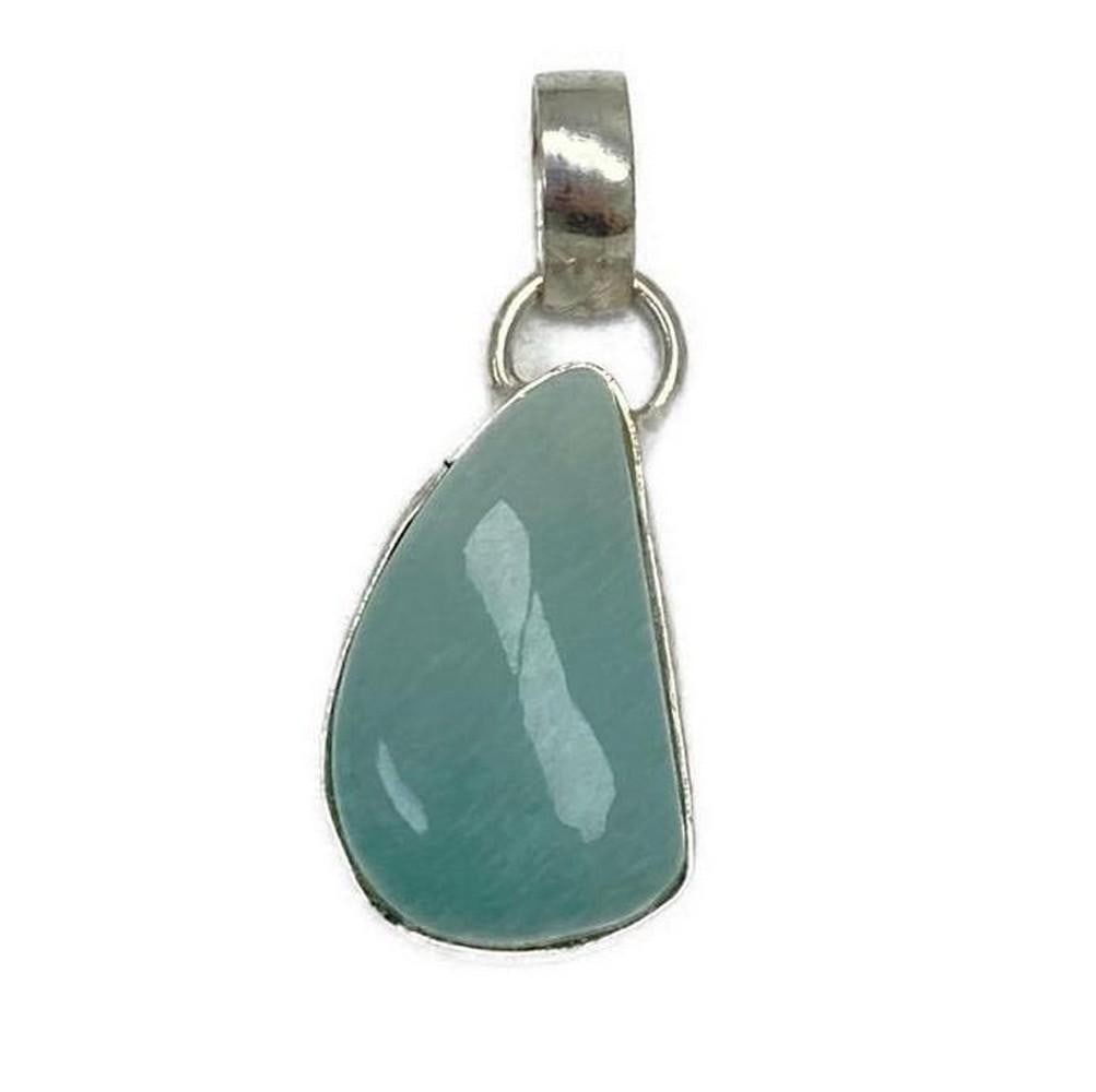 Aquamarine Gemstone Handmade 925 Sterling Silver Pendant: Aquamarine Gemstone Handmade 925 Sterling Silver Pendant This Pendant Is a Beautiful Blue That Will Remind You Of The Ocean, This Gemstones Beauty Is Enhanced When Worn With Other Gemstones, So Check
