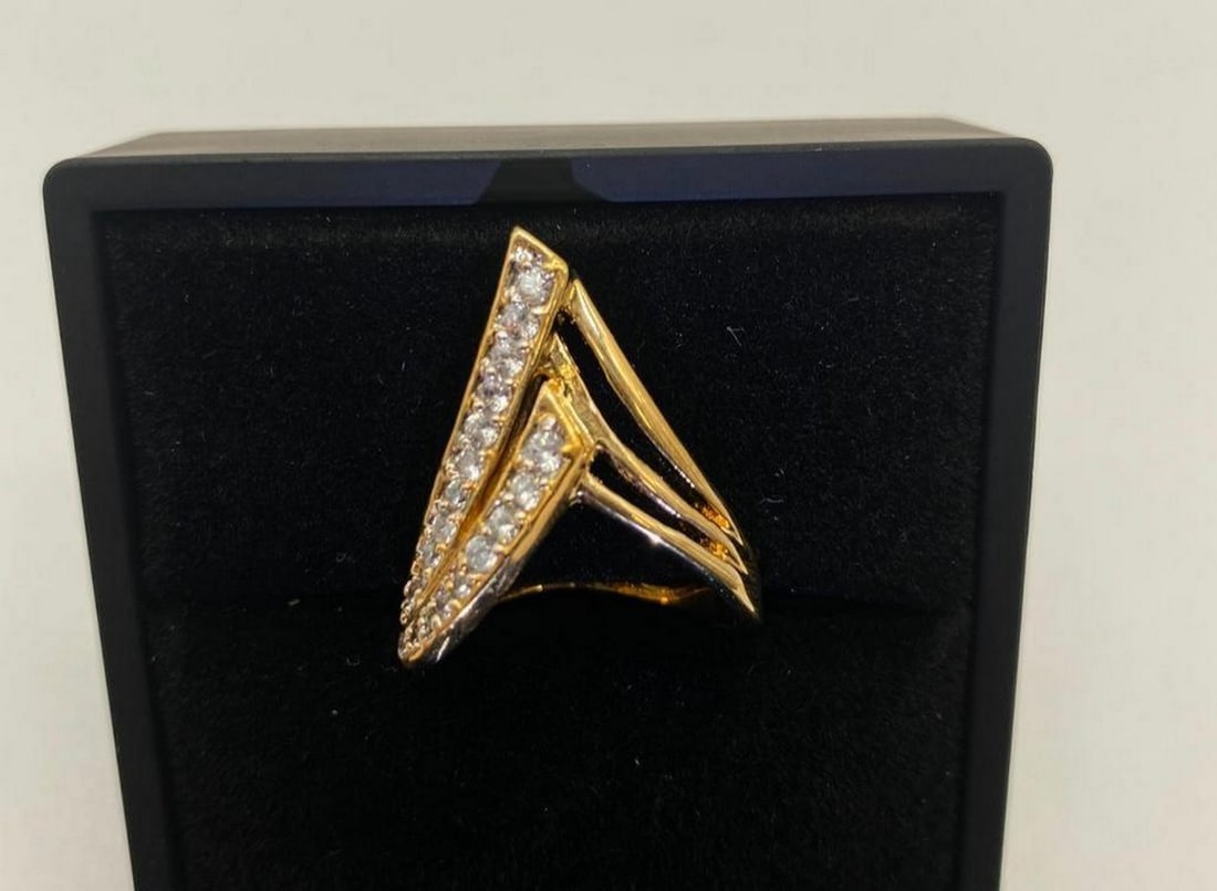 Modern Austrian Crystal and, 18KTGE Yellow Gold Ring: Modern Austrian Crystal and, 18KTGE Yellow Gold Ring Modern and sleek peak setting ring. Made in Israel. Hand-Prong Set- Hand Finished - Nickel Allergy Free, Base Metal- Brass, 18KTGP Yellow Gold